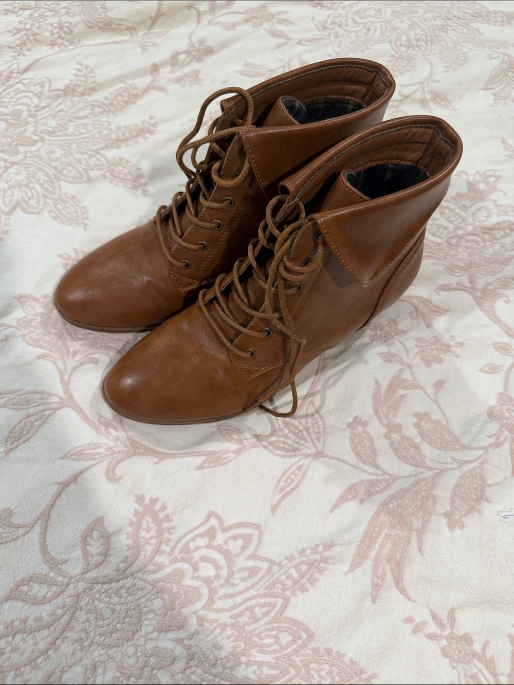 Women's Tan Lace-Up Ankle Boots